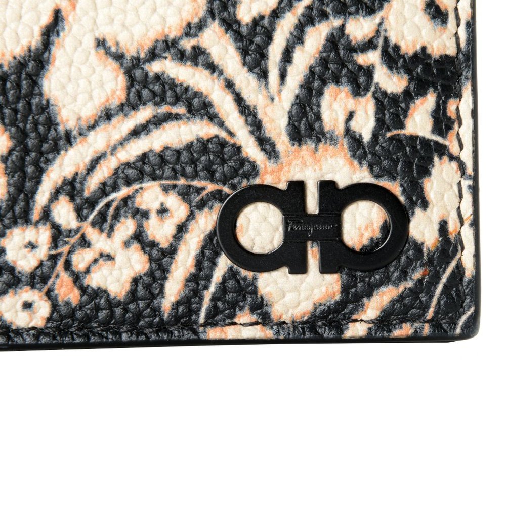 Salvatore Ferragamo Women's Pebbled Leather Floral Print Card Wallet - Picture 7 of 7